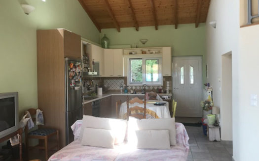 Πωλείται μονοκατοικία στην Καμαρίνα, με θέα θάλασσα, σε οικόπεδο 280 τμ