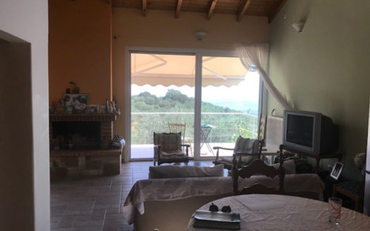 Πωλείται μονοκατοικία στην Καμαρίνα, με θέα θάλασσα, σε οικόπεδο 280 τμ