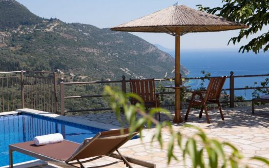 Βίλες προς πώληση με θέα θάλασσα στη Νότιο Λευκάδα