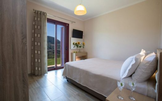 Βίλες προς πώληση με θέα θάλασσα στη Νότιο Λευκάδα