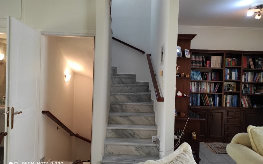 Μεζονέτα προς πώληση τριών επιπέδων στην Πρέβεζα