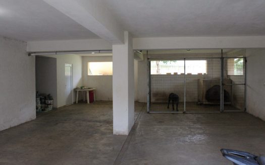 A corner and sunny detached house for sale in the Lefkaditika area